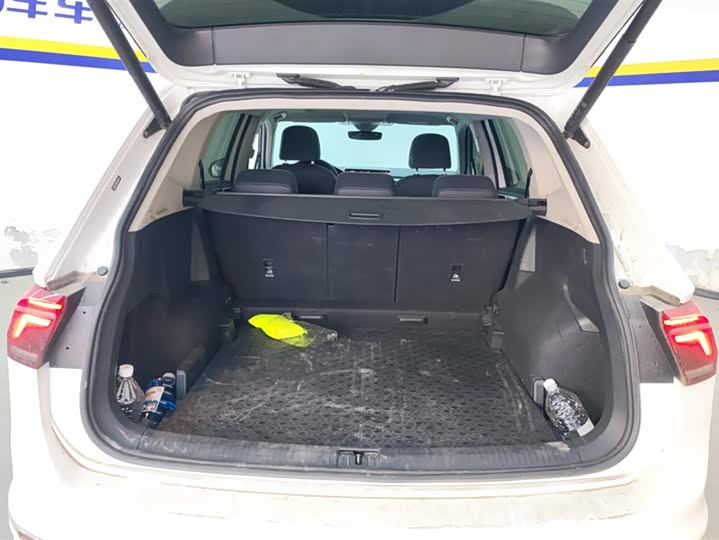 Фото 4 - Volkswagen Tiguan L Pro