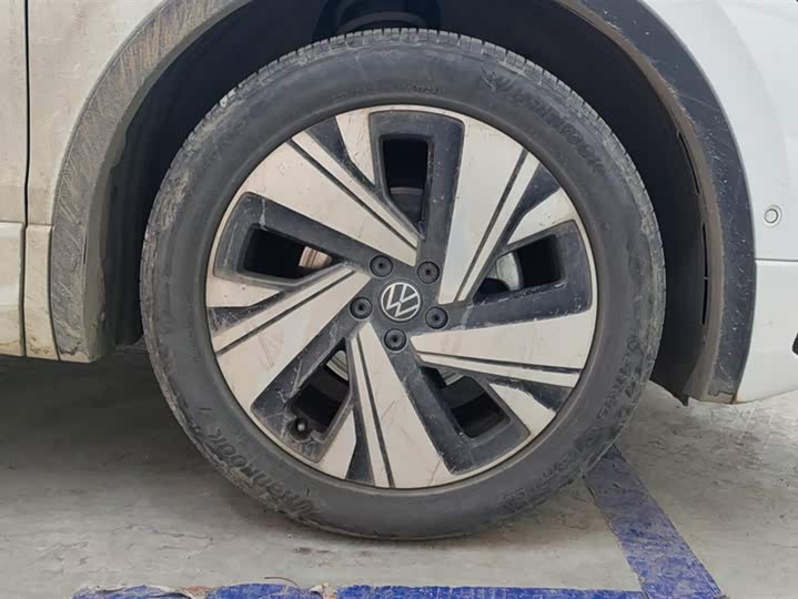 Фото 6 - Volkswagen Tiguan L Pro