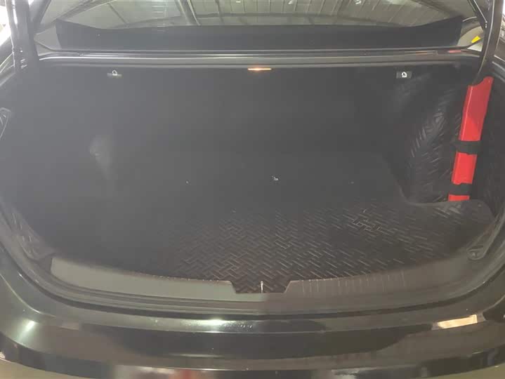 Фото 4 - Chevrolet Malibu XL