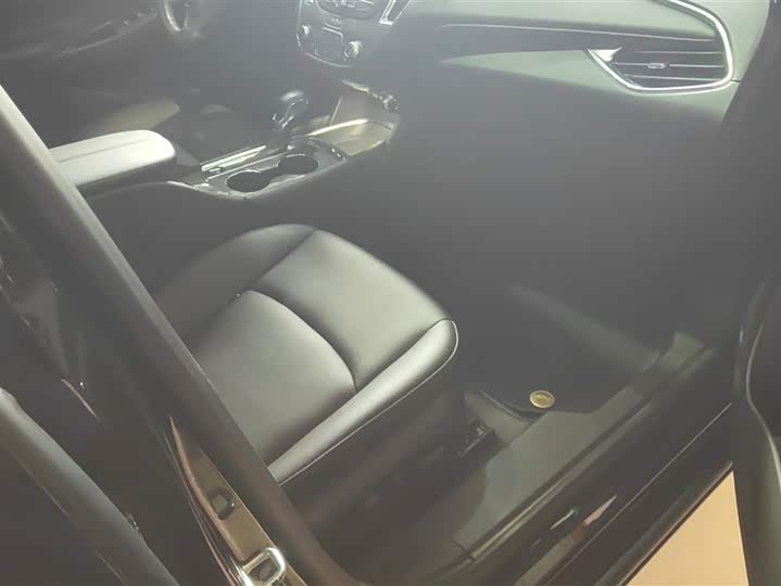 Фото 8 - Chevrolet Malibu XL