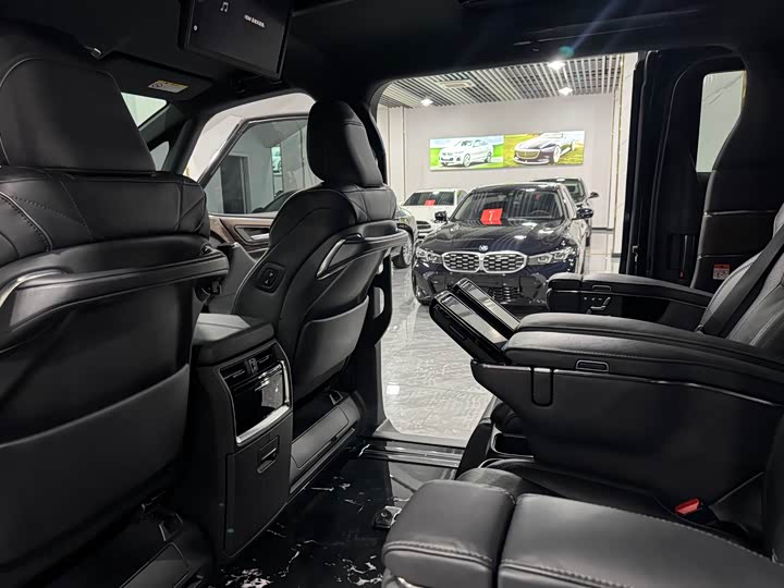 Фото 5 - Toyota Vellfire