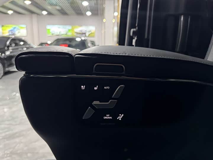 Фото 9 - Toyota Vellfire