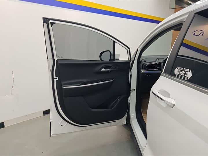 Фото 7 - Hyundai Custo