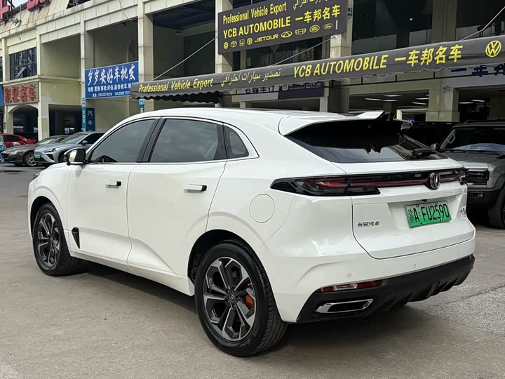 Фото 7 - Changan UNI-K Hybrid