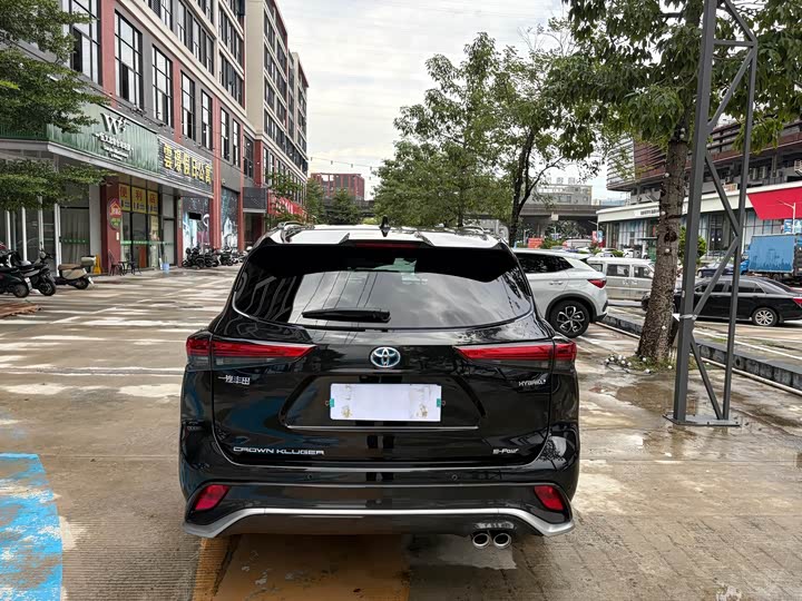 Фото 6 - Toyota Crown Kluger