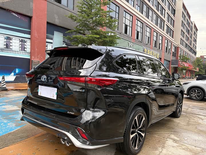 Фото 7 - Toyota Crown Kluger