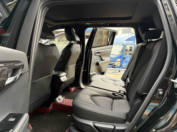 Фото 9 - Toyota Crown Kluger