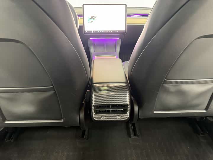 Фото 9 - Tesla Model 3