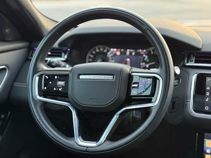 Фото 8 - Land Rover Range Rover Velar