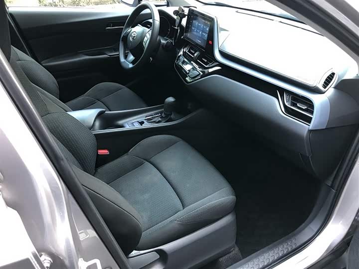 Фото 8 - Toyota Izoa