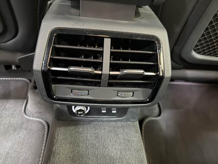 Фото 6 - Audi Q3