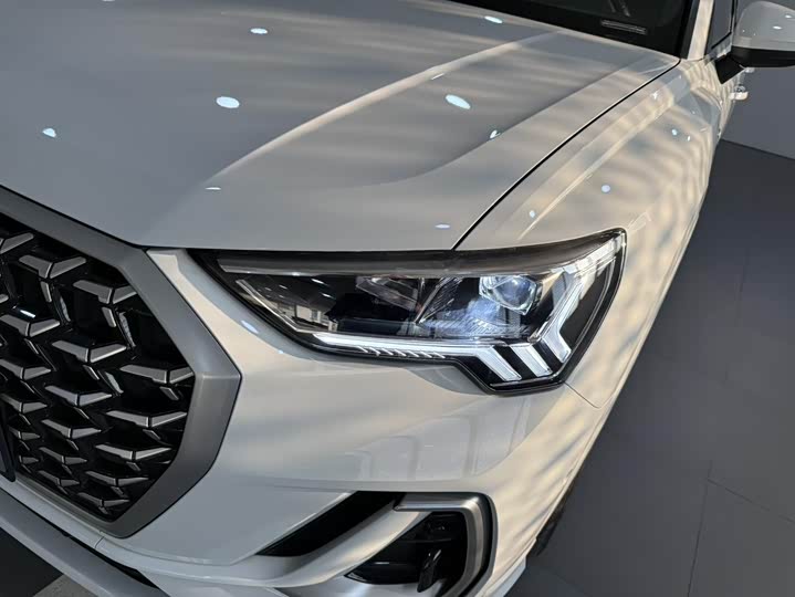 Фото 7 - Audi Q3