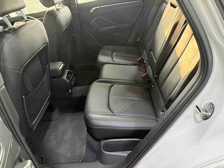 Фото 8 - Audi Q3