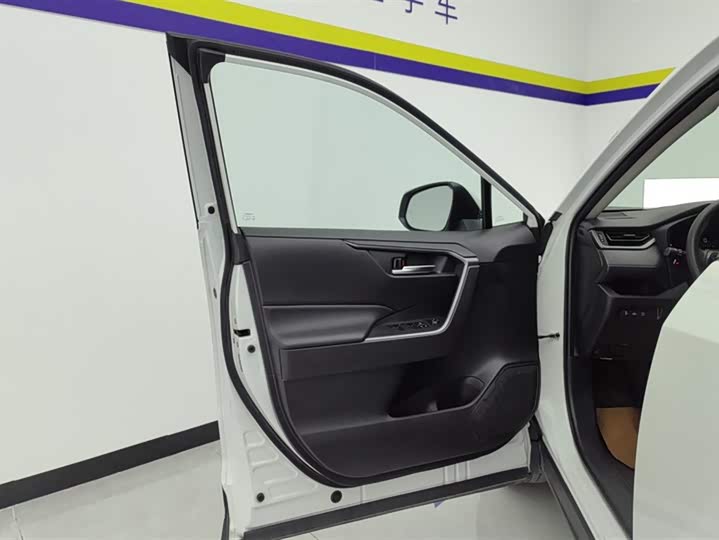 Фото 7 - Toyota Wildlander