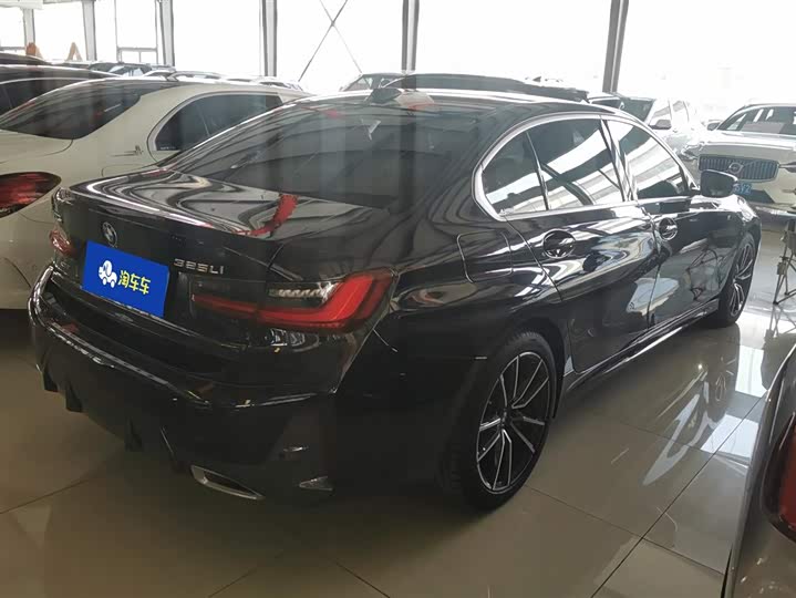 Photo 3 - BMW 3 Series