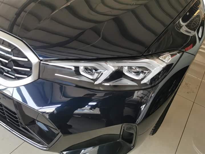 Photo 5 - BMW 3 Series