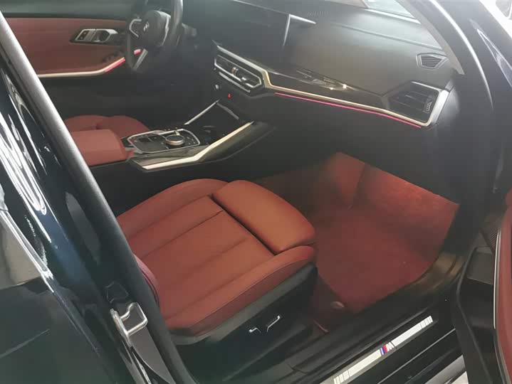 Photo 8 - BMW 3 Series