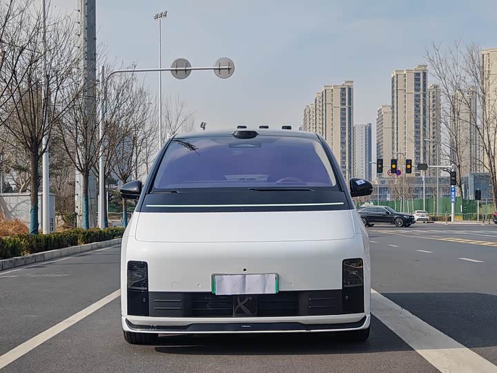 Фото 2 - LiXiang Mega