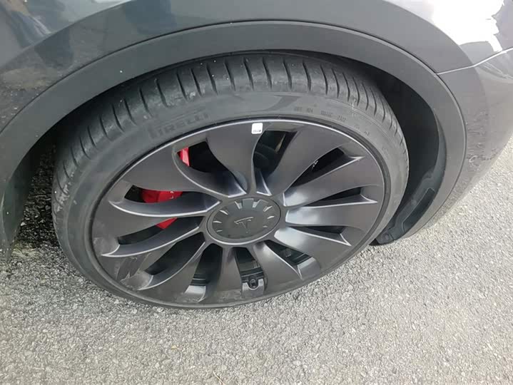 Фото 6 - Tesla Model Y