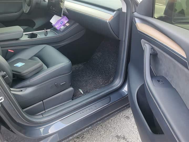 Фото 8 - Tesla Model Y