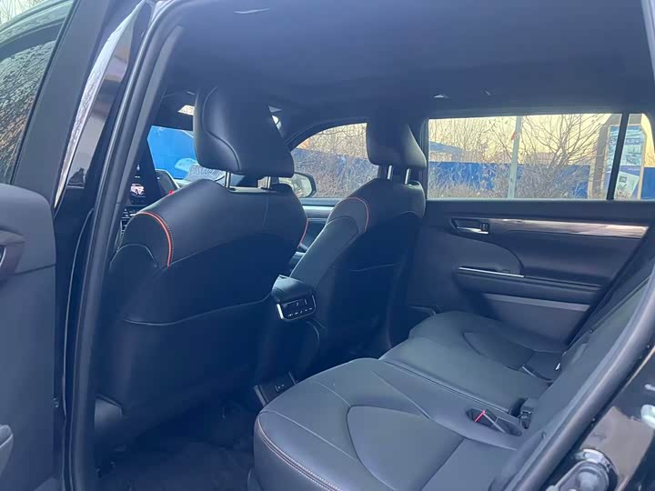 Фото 5 - Toyota Crown Kluger