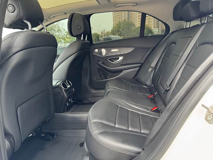 Фото 8 - Mercedes-Benz C-Class