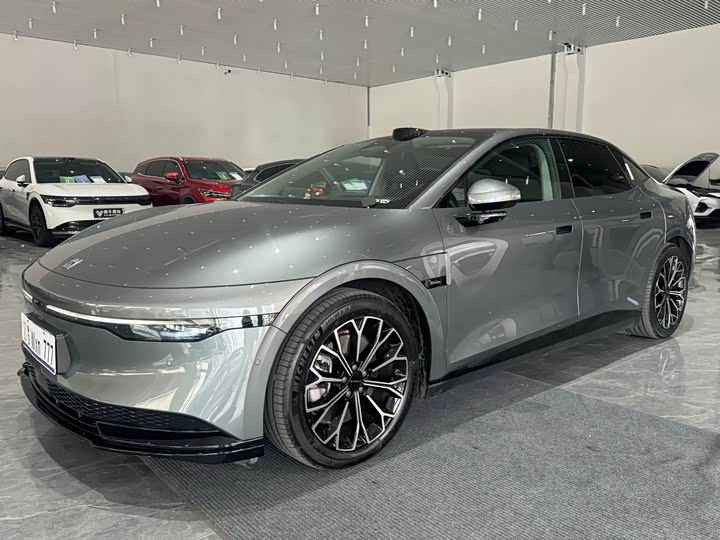 Фото 2 - Zeekr 007