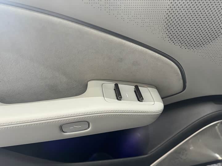 Фото 6 - Zeekr 007