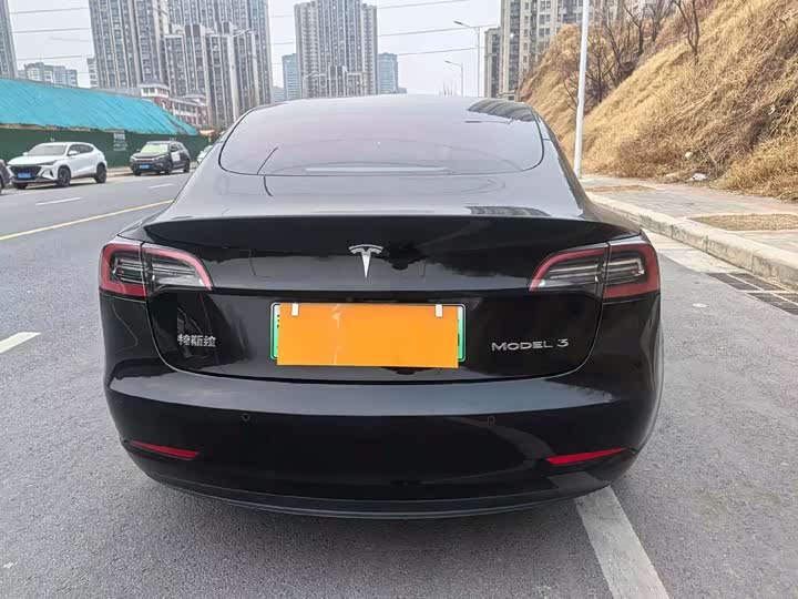 Фото 8 - Tesla Model 3