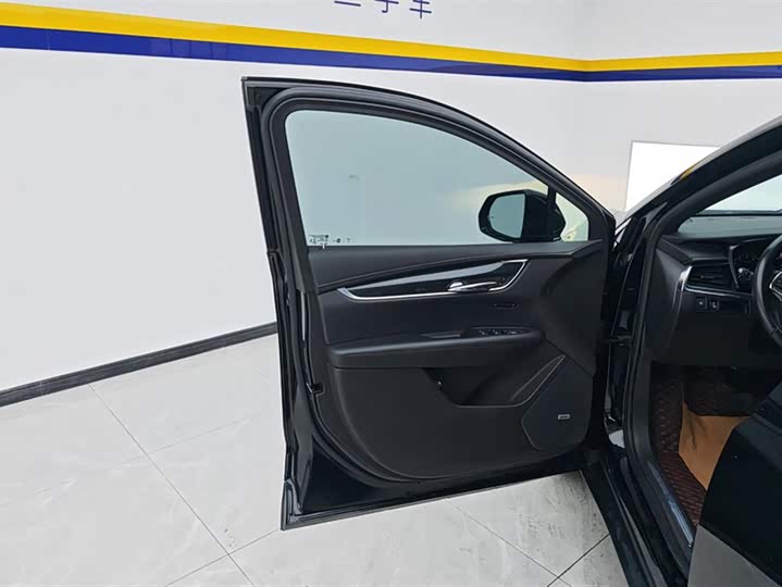 Фото 7 - Cadillac XT5