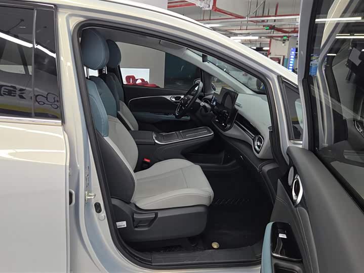 Фото 8 - GAC Aion V