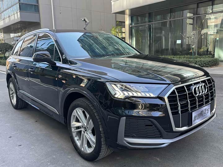 Фото 3 - Audi Q7