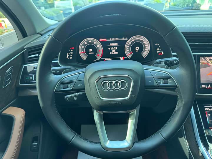 Фото 8 - Audi Q7