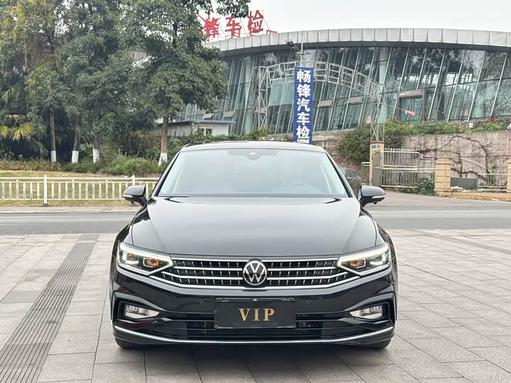 Фото 2 - Volkswagen Magotan