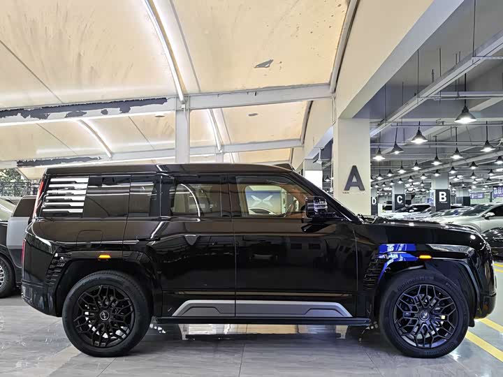 Фото 4 - BYD Yangwang U8