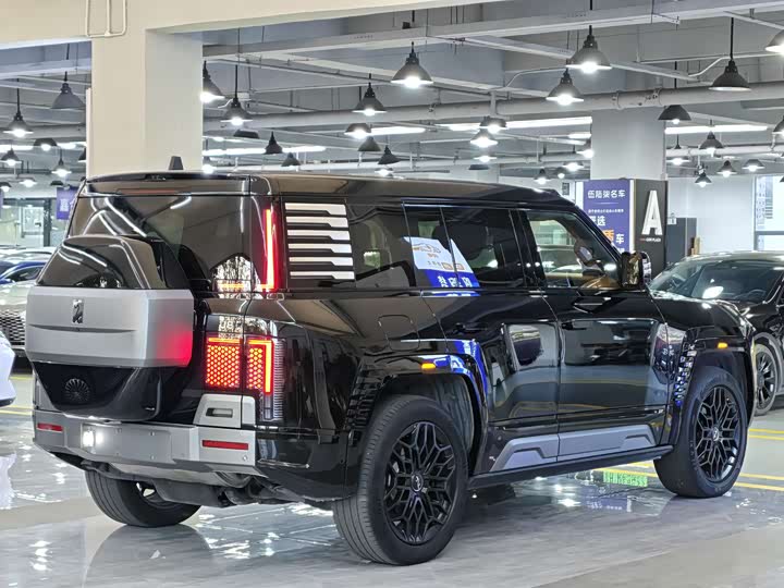 Фото 5 - BYD Yangwang U8