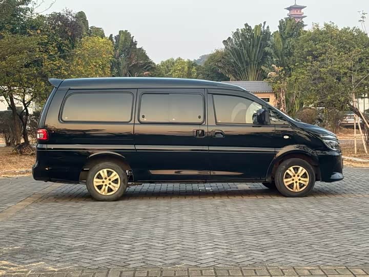 Фото 5 - Dongfeng Forthing Lingzhi M5