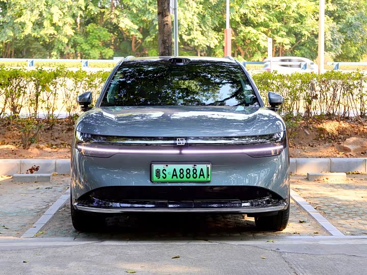 Фото 2 - Zeekr 7X