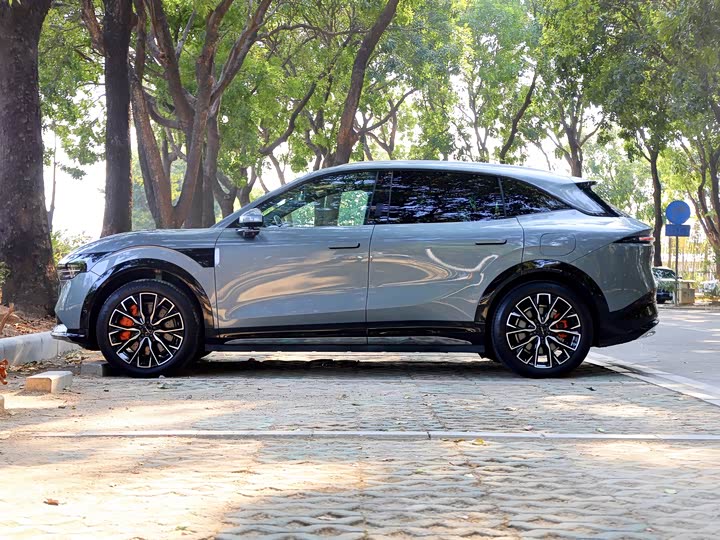 Фото 4 - Zeekr 7X