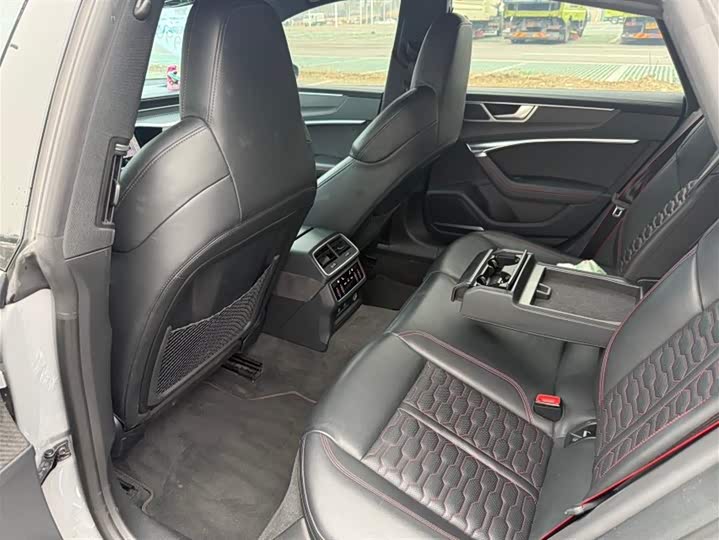 Фото 8 - Audi RS 7