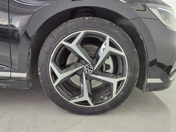 Фото 6 - Volkswagen Magotan