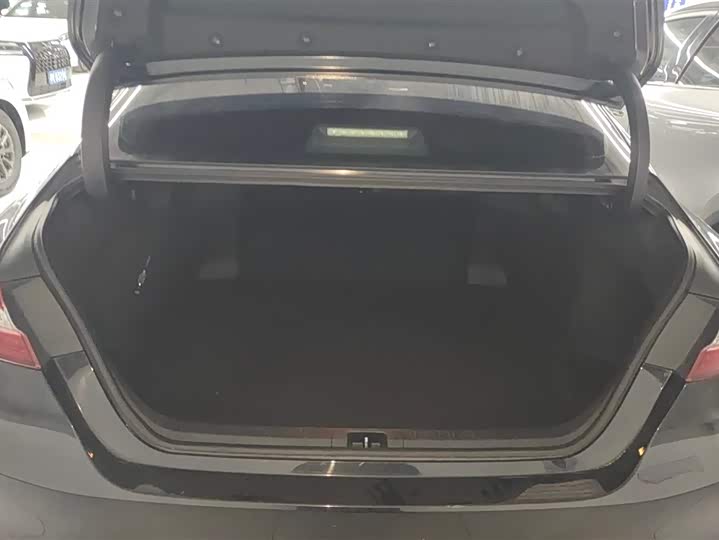 Photo 4 - Toyota Camry