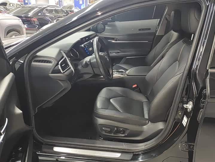 Photo 9 - Toyota Camry