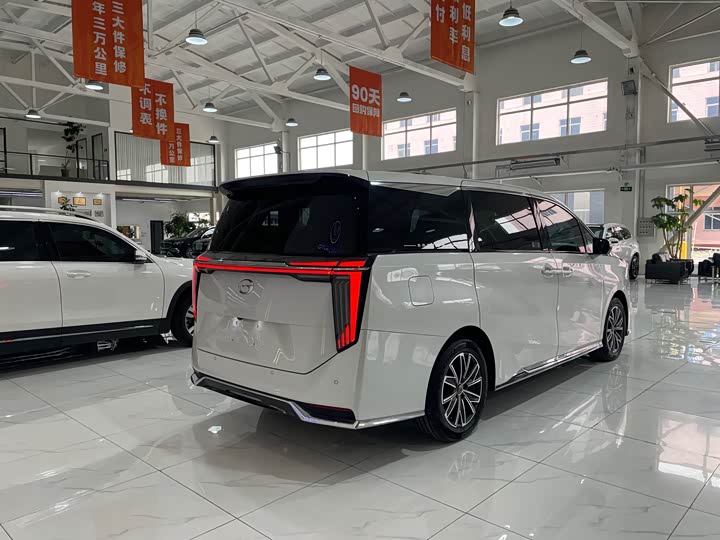 Фото 6 - GAC Trumpchi M8