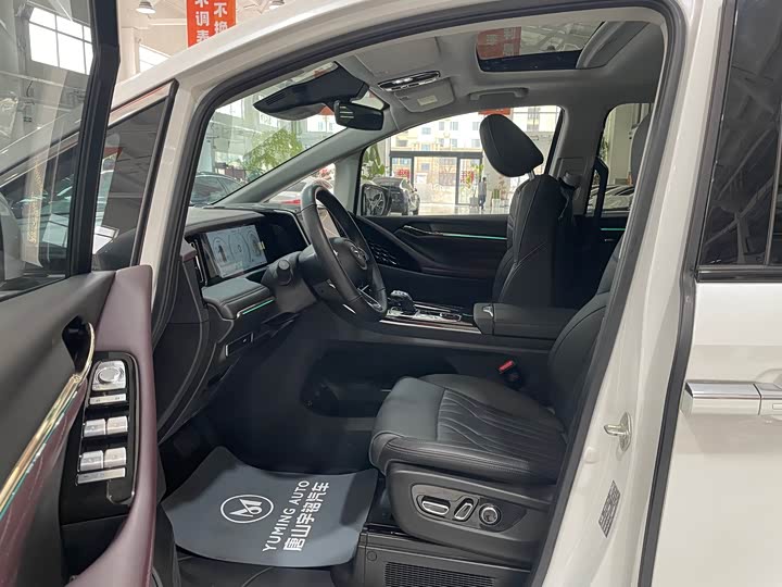 Фото 8 - GAC Trumpchi M8