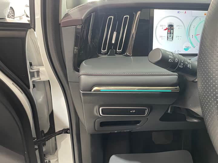 Фото 9 - GAC Trumpchi M8