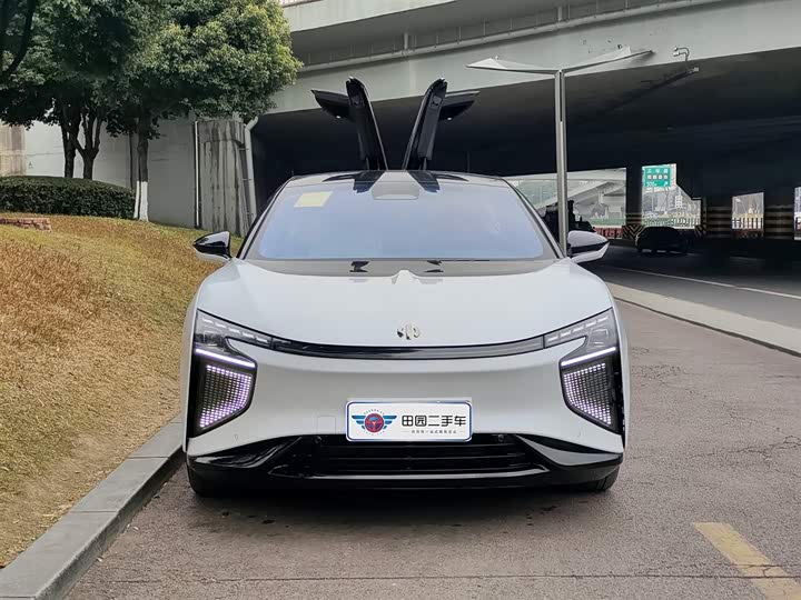 Фото 2 - HiPhi X