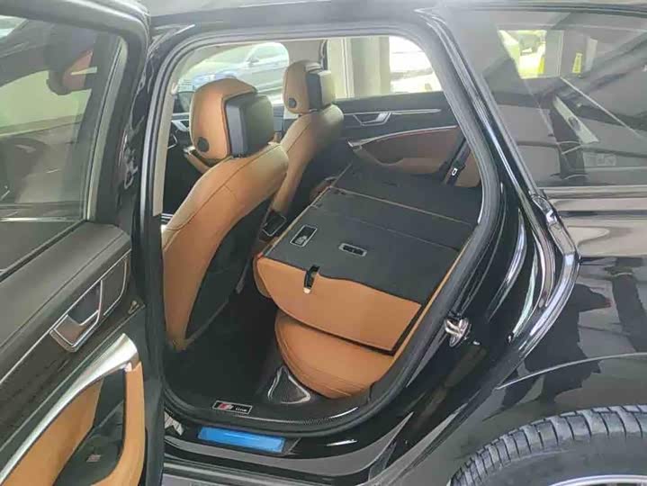 Фото 4 - Audi A6