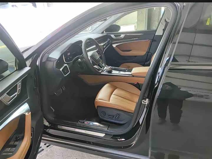 Фото 7 - Audi A6