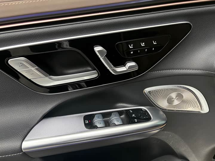 Фото 6 - Mercedes-Benz EQE SUV